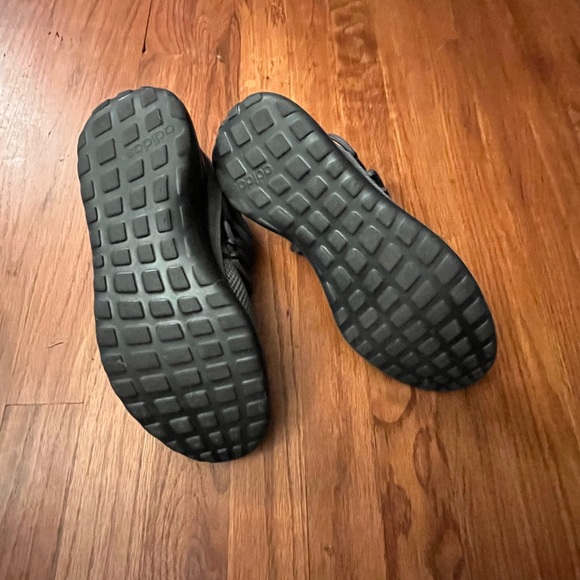 Men’s size 8 Adidas sneakers - Picture 2 of 8